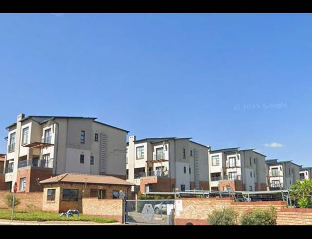 2 BEDROOM TOWNHOUSE FOR SALE IN BERGBRON
